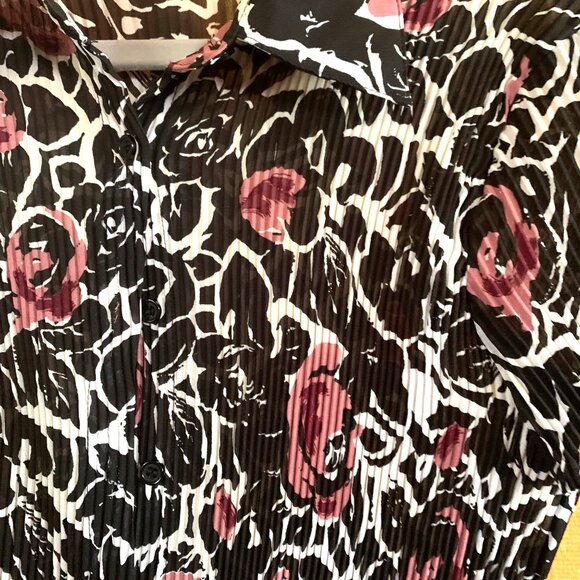Apt.9 Womens Pleated Button-Down Collared Blouse Black/White/Pink Floral Pattern - Picture 4 of 8